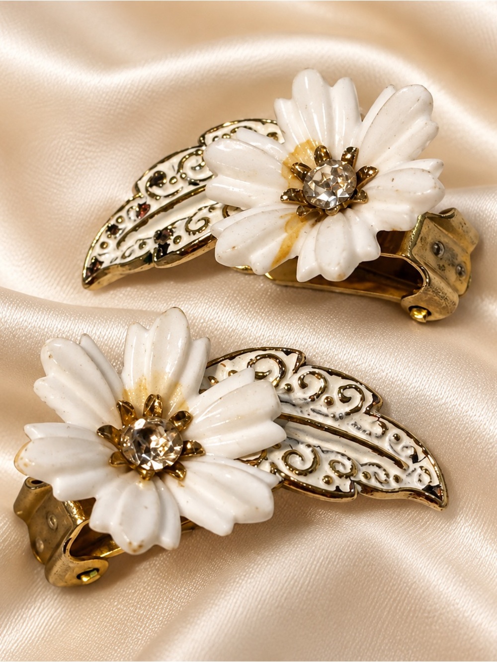 Vintage Coro White Enamel Flower Rhinestone Clip-On Earrings Gold Tone